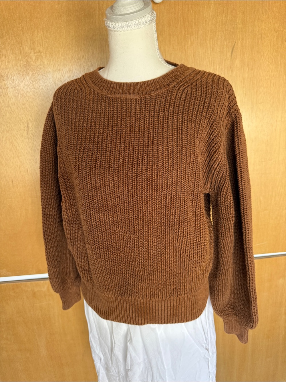 GAP Crewneck Sweater in Rich Brown